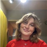 Étudiante donne cours de Français à partir de l’école primaire jusqu’au lycée